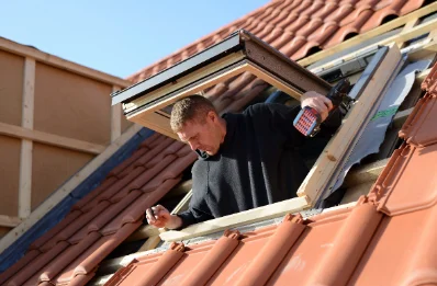 Pose de fenêtres de toit Velux aux Adjots